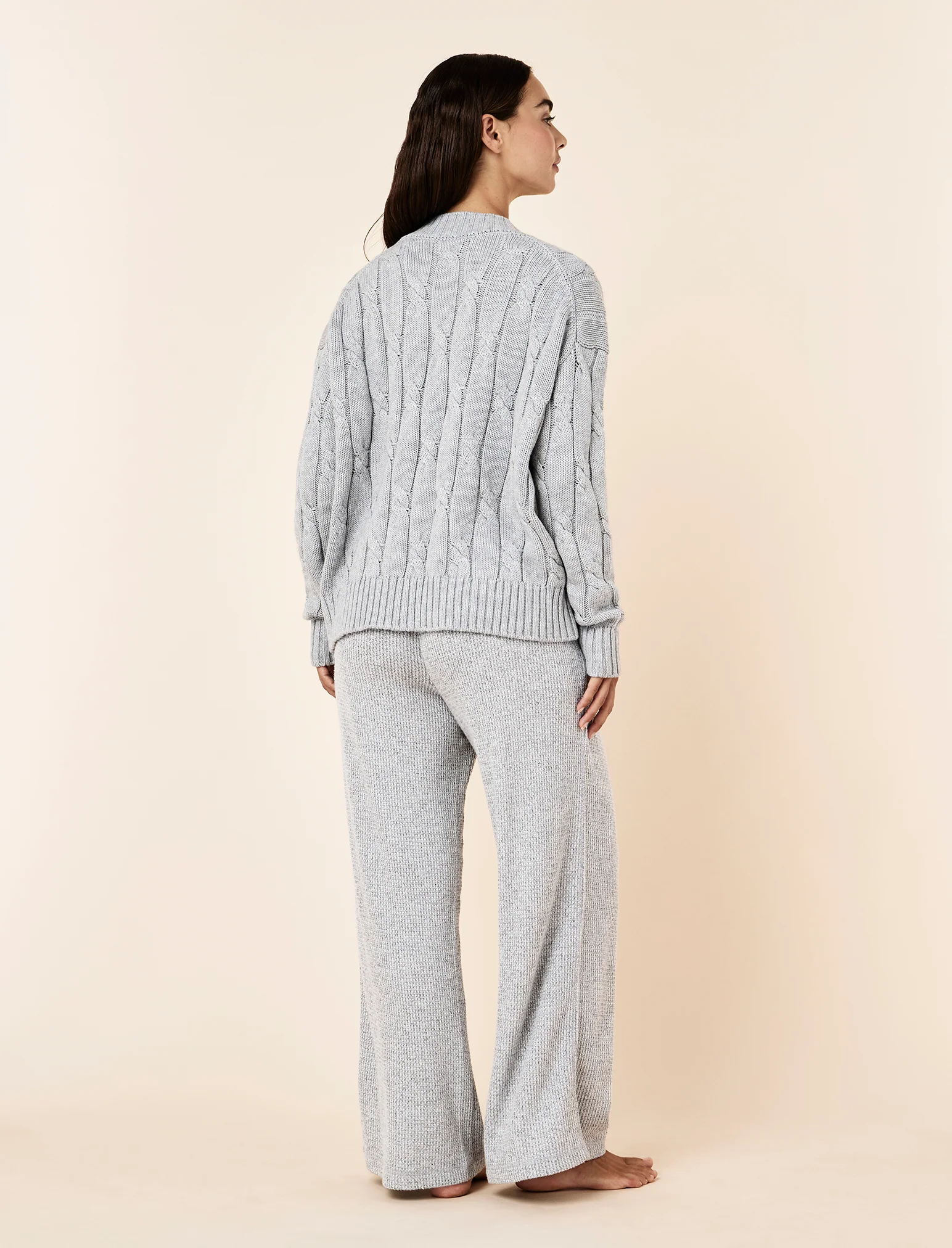 Cotton Cashmere Cable V-Neck Jumper - Image 5