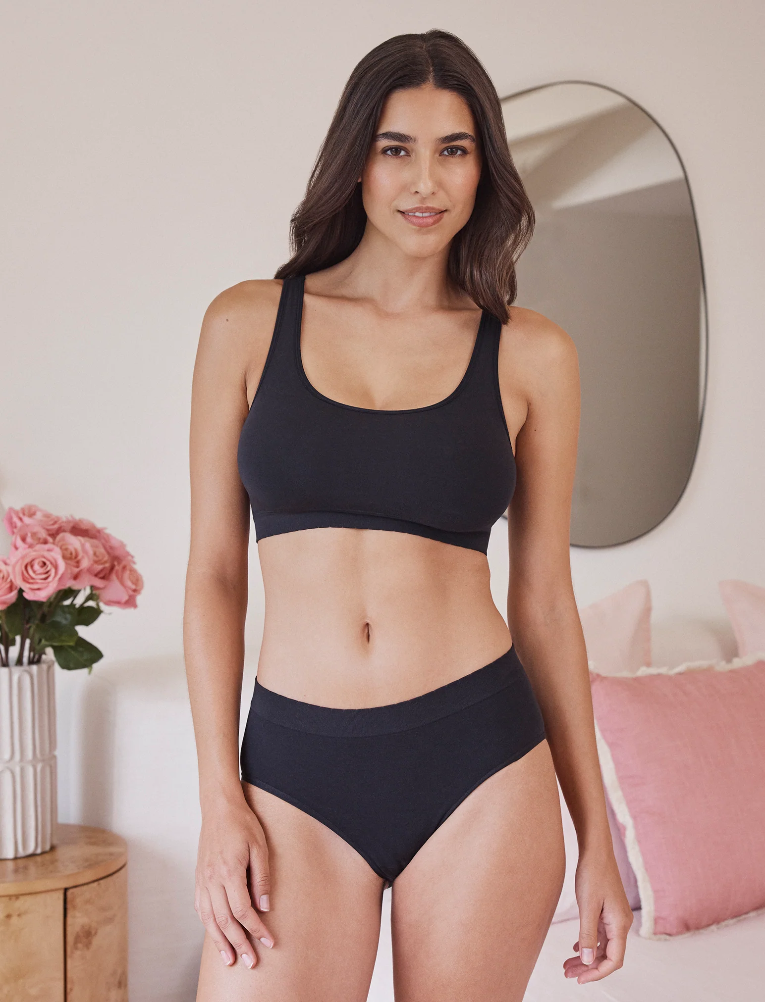 Sofia Seamless Bralette - Image 2