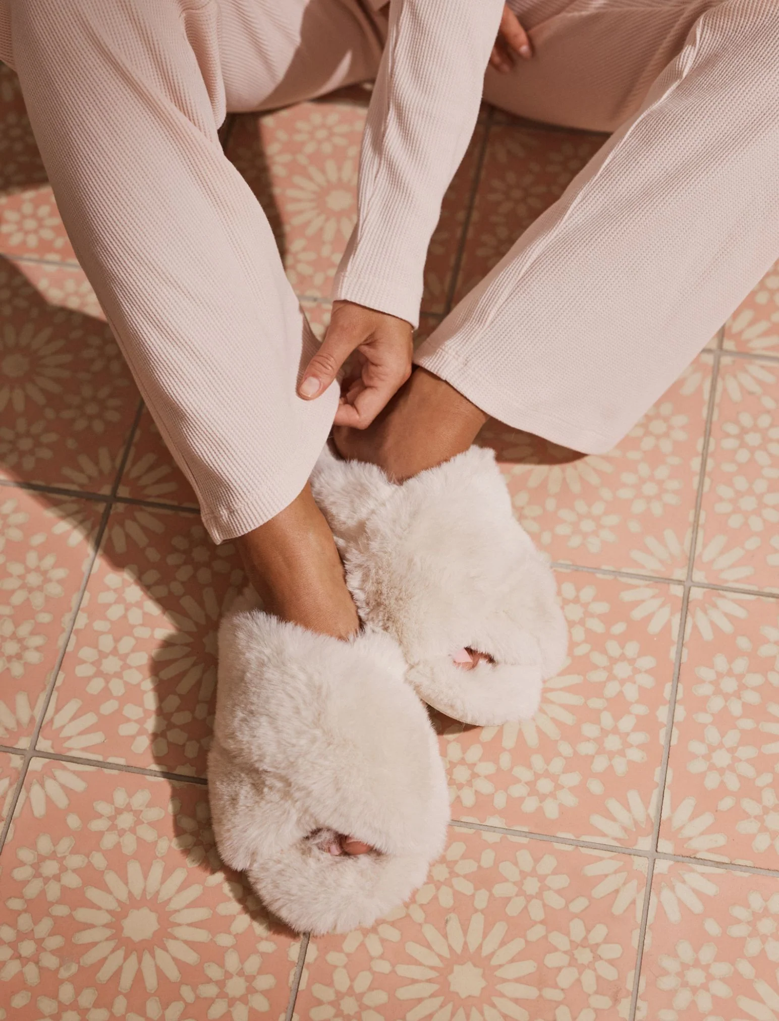 Sheepy Crossover Slides - Image 6